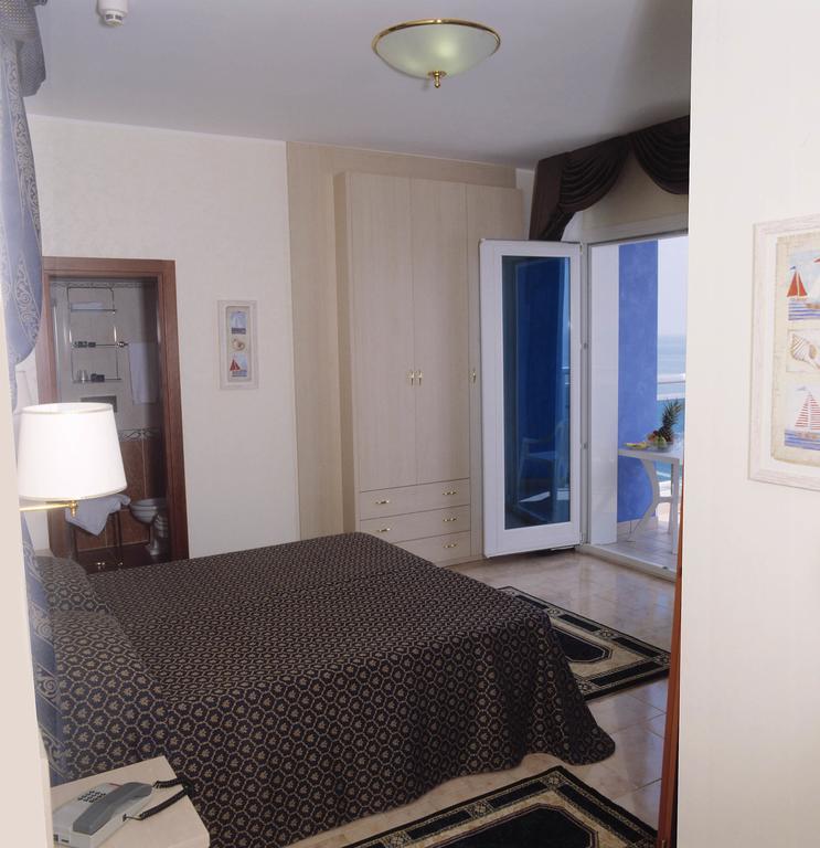 Hotel Caravelle&Minicaravelle Lido di Jesolo Bilik gambar